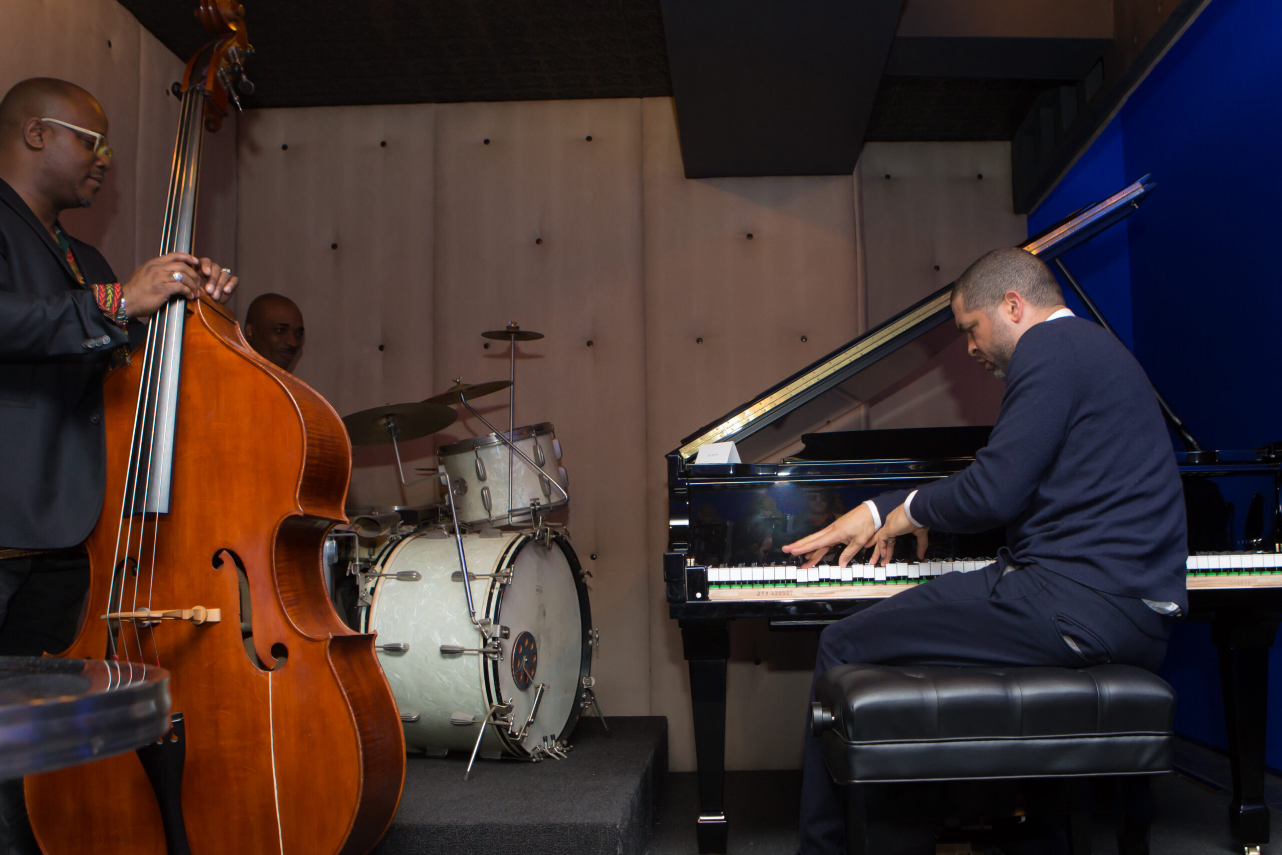 Cooper_HeCares_Performance_(MelissaBlackall)_-50